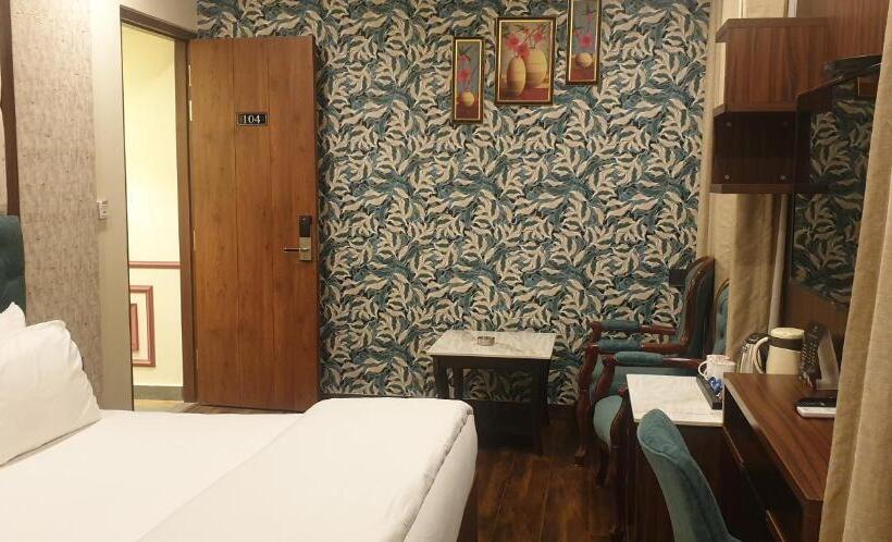 غرفة سوبيريور سرير كينج, Pong View