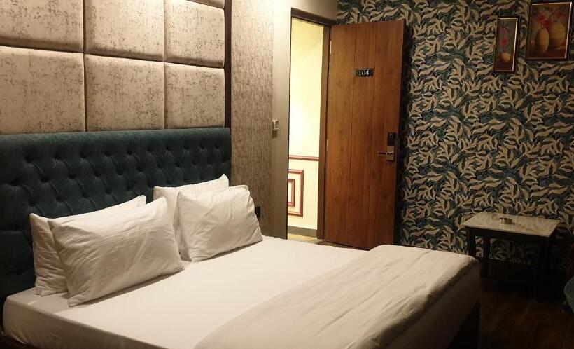 غرفة سوبيريور سرير كينج, Pong View