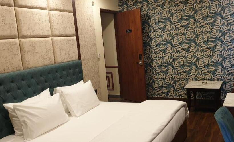 غرفة سوبيريور سرير كينج, Pong View