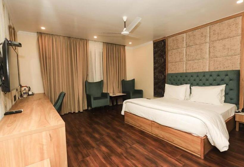 غرفة سوبيريور سرير كينج, Pong View