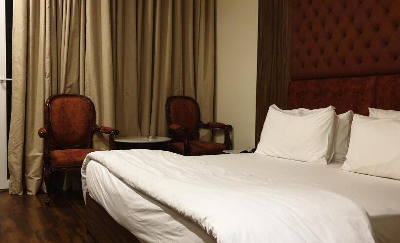 جناح عائلي, Pong View