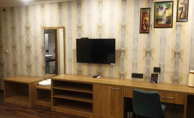 غرفة سوبيريور سرير كينج, Pong View