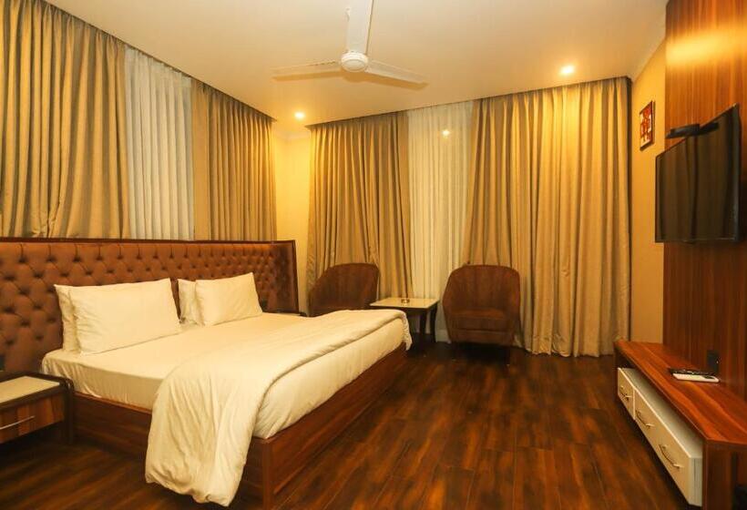 جناح عائلي, Pong View