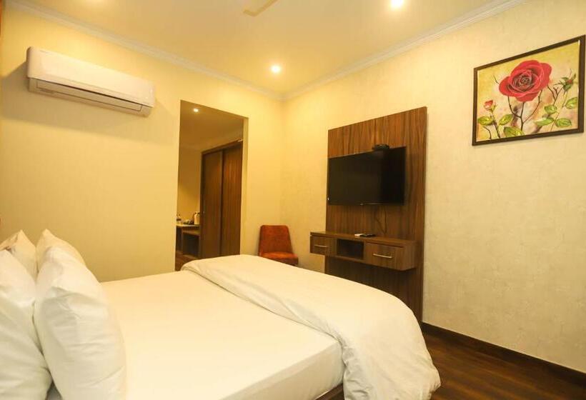 جناح عائلي, Pong View