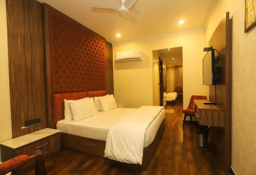 جناح عائلي, Pong View