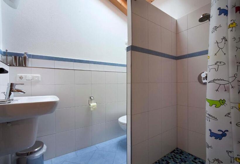 2ベッドルームアパートメント, Marchlhof