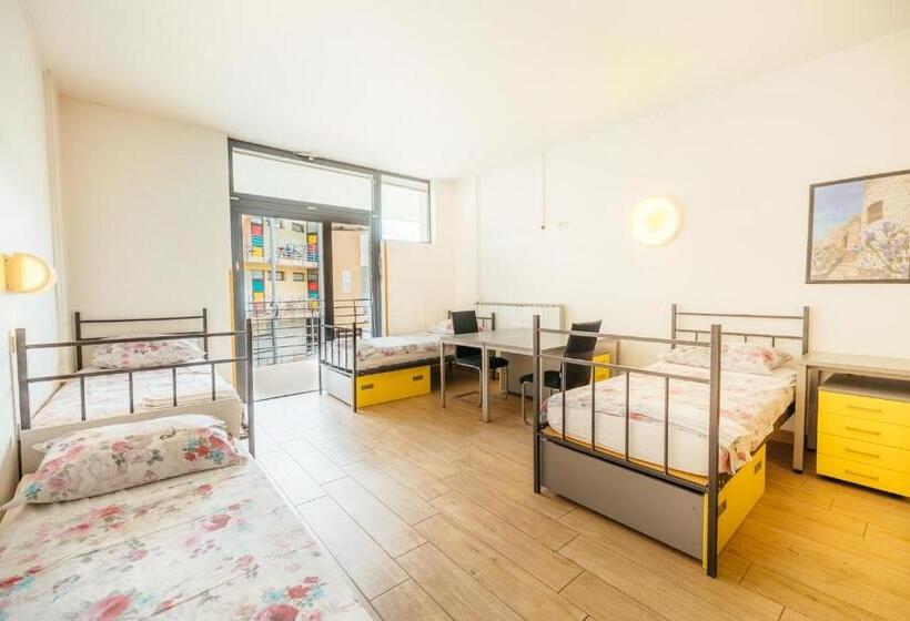 اتاق استاندارد چهار تخته, Motel Port