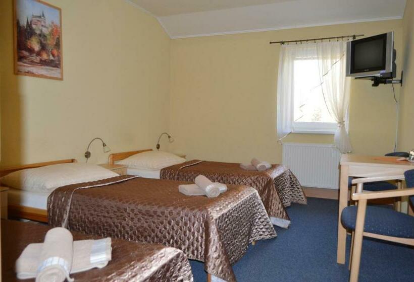 اتاق استاندارد سه نفره, Penzion Oaza Prievidza