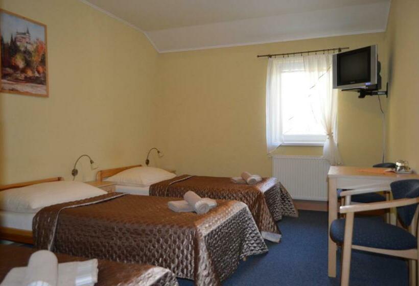 اتاق استاندارد سه نفره, Penzion Oaza Prievidza