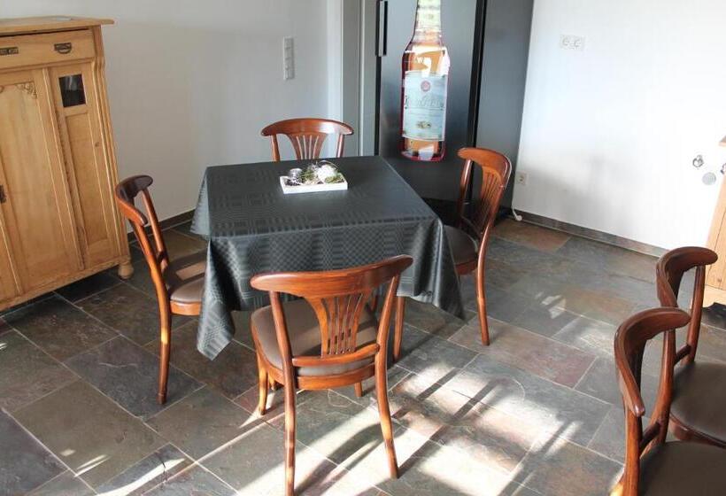 침실 3개 주택, Pension Hövelshof