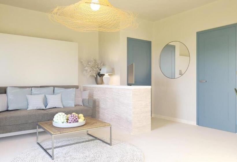 1 Bedroom Deluxe Apartment Side Sea View, Resort Capo Bianco