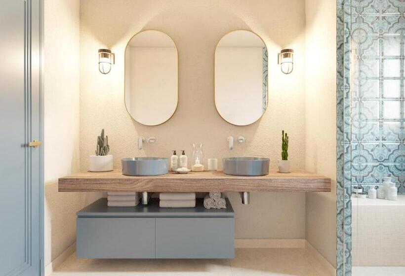 جناح سوبيريور, Resort Capo Bianco