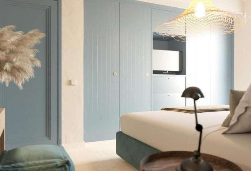 جناح سوبيريور, Resort Capo Bianco