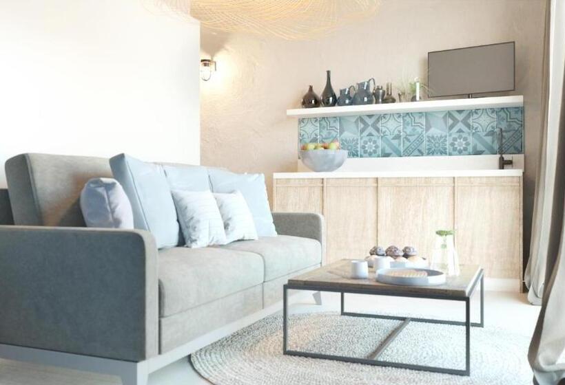 جناح سوبيريور, Resort Capo Bianco