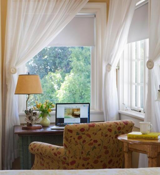 带大床的标准间, Channel Road Inn, A Four Sisters Inn