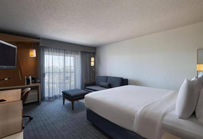 اتاق استاندارد با تخت بزرگ, Courtyard By Marriott Austin The Domain Area