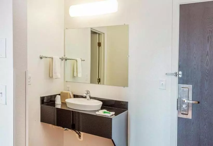Premium-huone, OYO Hotel Shelby MT Hwy 2 & I-15