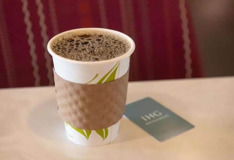 اتاق استاندارد با چشم‌انداز استخر, Crowne Plaza Cabana Hotel, An Ihg