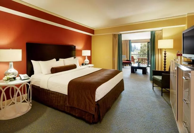 سوئیت با تخت بزرگ, Crowne Plaza Cabana Hotel, An Ihg