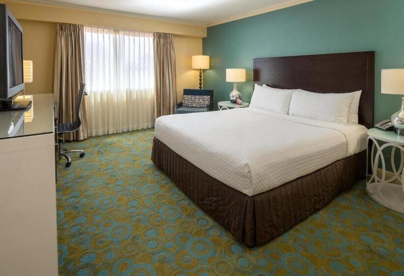 غرفة كلوب سرير كينج, Crowne Plaza Cabana Hotel, An Ihg