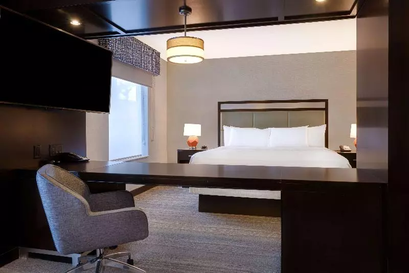 اتاق استاندارد برای معلولان, Crowne Plaza Cabana Hotel, An Ihg