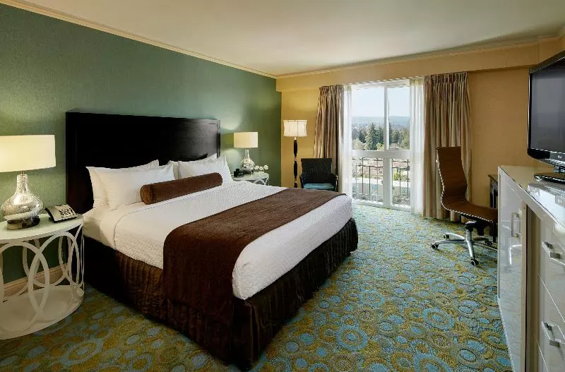 اتاق استاندارد با تخت بزرگ, Crowne Plaza Cabana Hotel, An Ihg