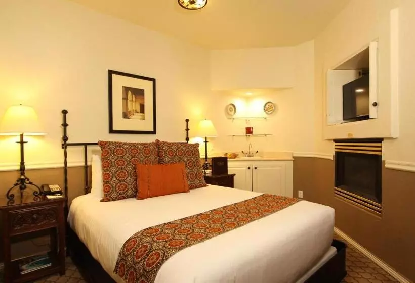 اتاق استاندارد, Cypress Inn