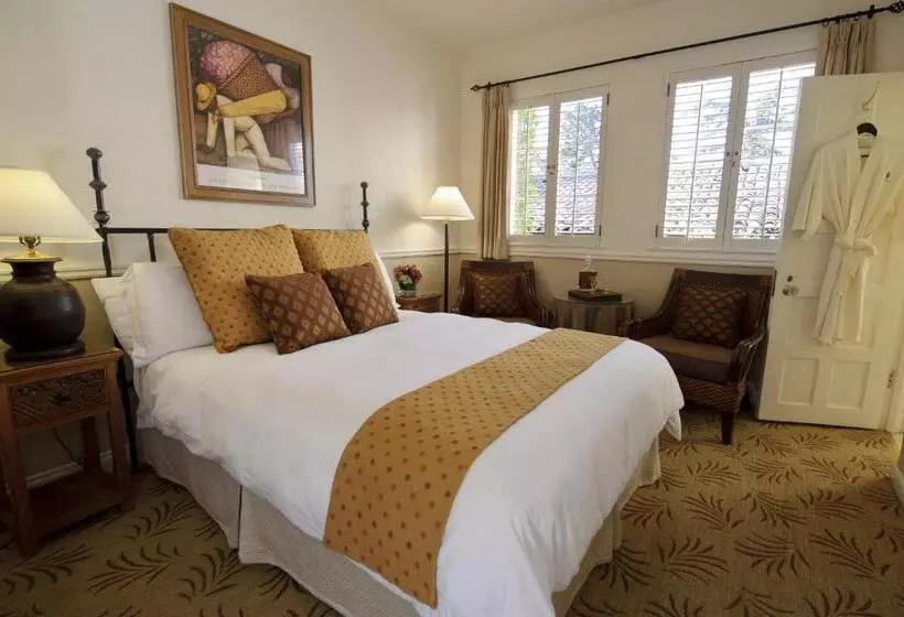 اتاق استاندارد, Cypress Inn