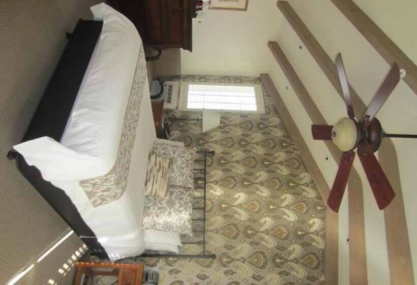 جناح إدارى, Cypress Inn