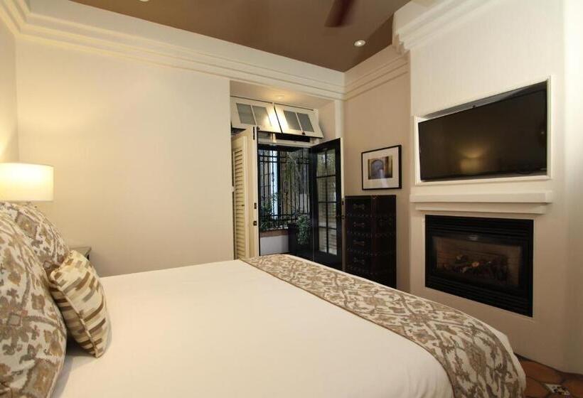 جناح إدارى, Cypress Inn