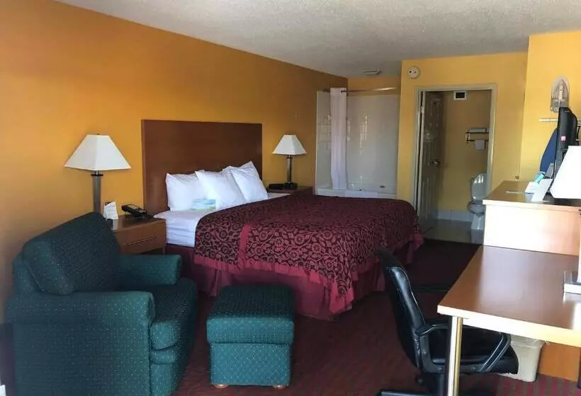 キングサイズベッドのデラックススイート, Days Inn By Wyndham Franklin