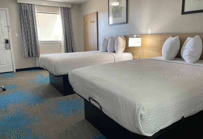 Номер Deluxe, Days Inn By Wyndham Temple