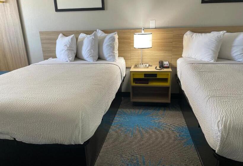 Номер Deluxe, Days Inn By Wyndham Temple