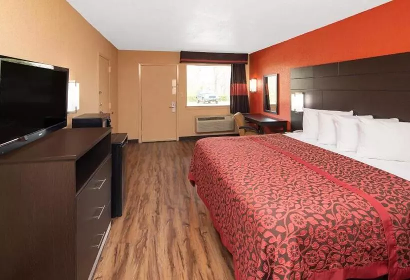Standard-huone King-vuode, Days Inn By Wyndham Tupelo