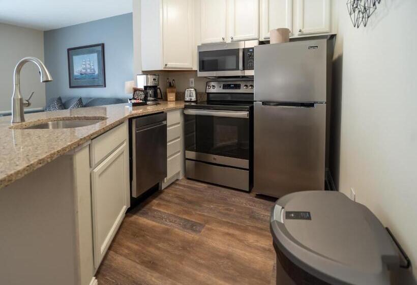 Студия Стандарт, The Cove Of Lake Geneva