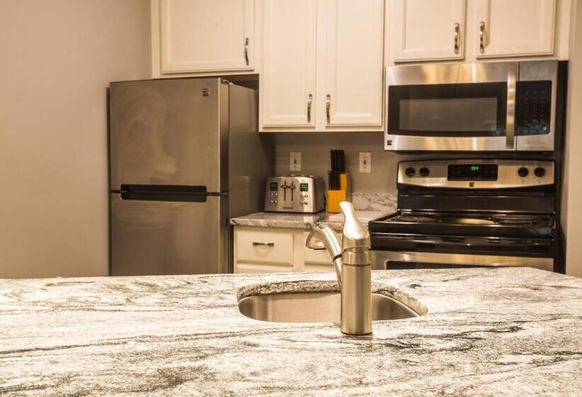 Люкс 2 Спальни, The Cove Of Lake Geneva