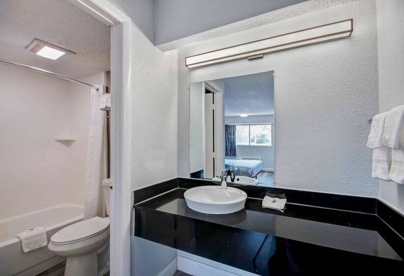 חדר סטנדרט שתי מיטות זוגיות, Motel 6columbus, Oh  Osu