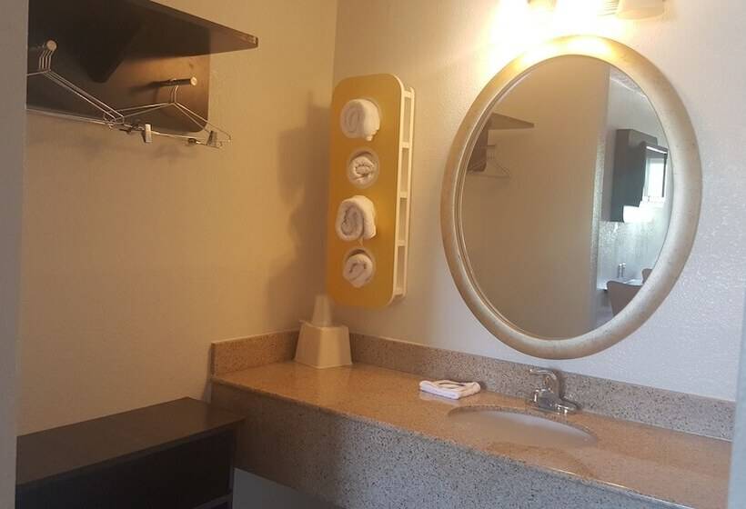 חדר סטנדרט שתי מיטות זוגיות, Motel 6columbus, Oh  Osu