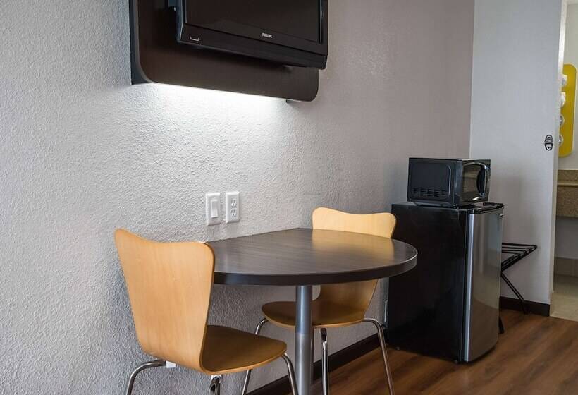 חדר סטנדרט שתי מיטות זוגיות, Motel 6columbus, Oh  Osu