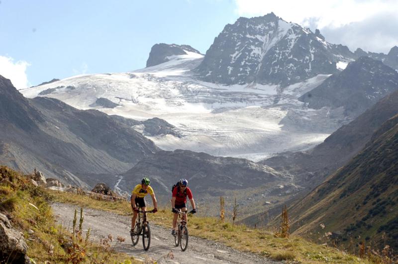 スタンダードトリプルルーム, Gampeler Hof