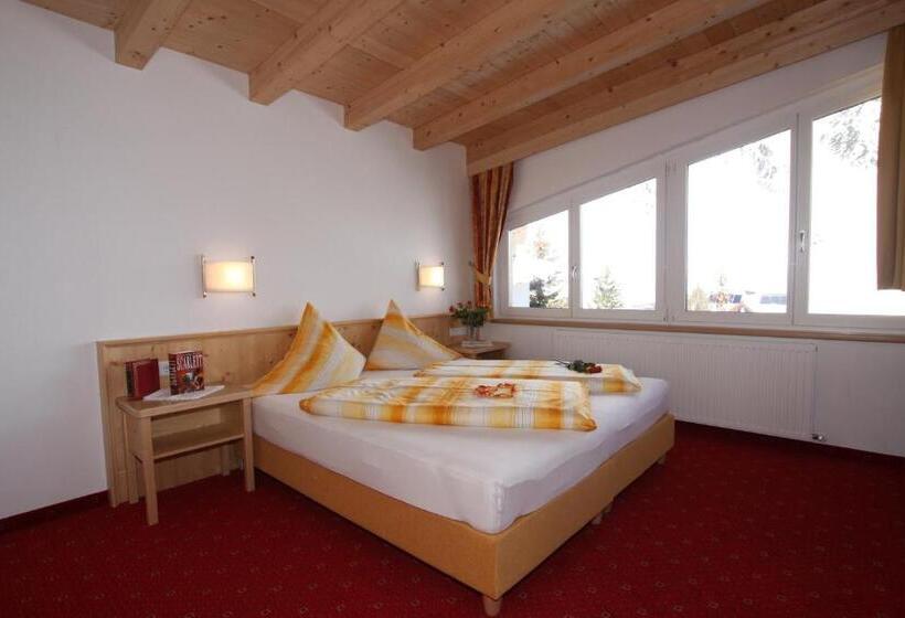 スタンダードトリプルルーム, Gampeler Hof