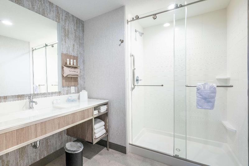 Стандартный Номер Кровать Кинг, Hilton Garden Inn Wichita Downtown