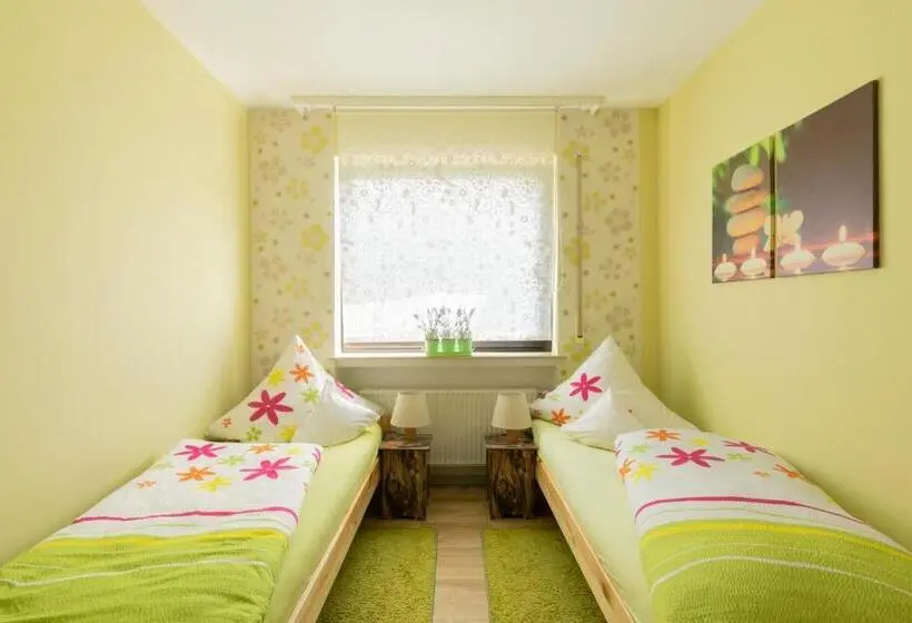 スタンダードトリプルルーム, Blütenhotel Village