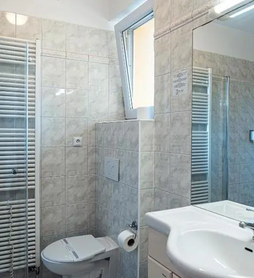 Standard Yhden Hengen Huone, Penzion Hurikán 63