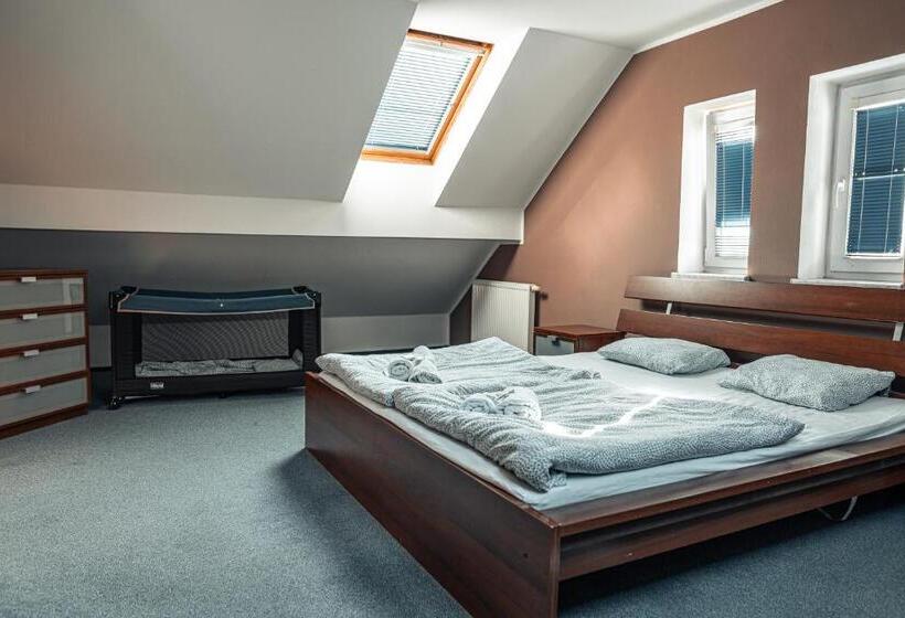 Семейный Номер, Penzion Hurikán 63