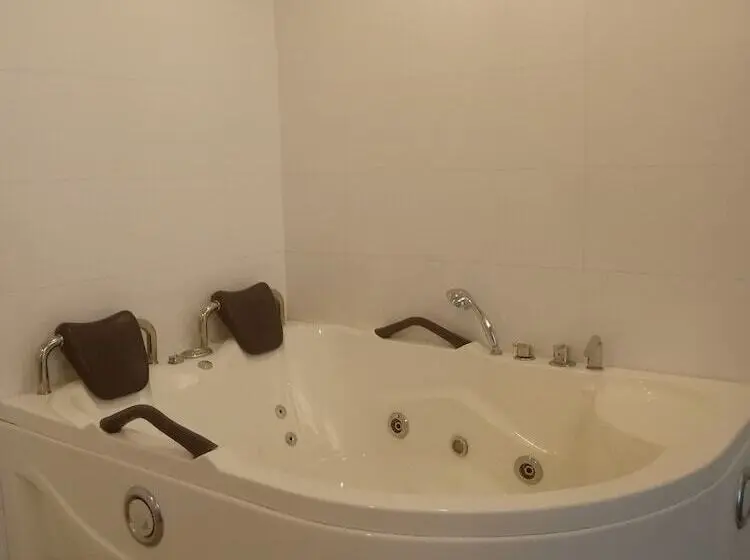 Deluxe-huone, Newland