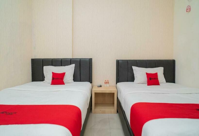 Quarto Estandar, Reddoorz Near Flyover Arjosari Malang