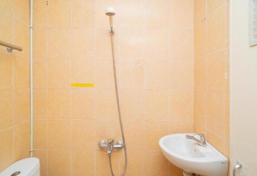 Quarto Familiar, Reddoorz Near Flyover Arjosari Malang