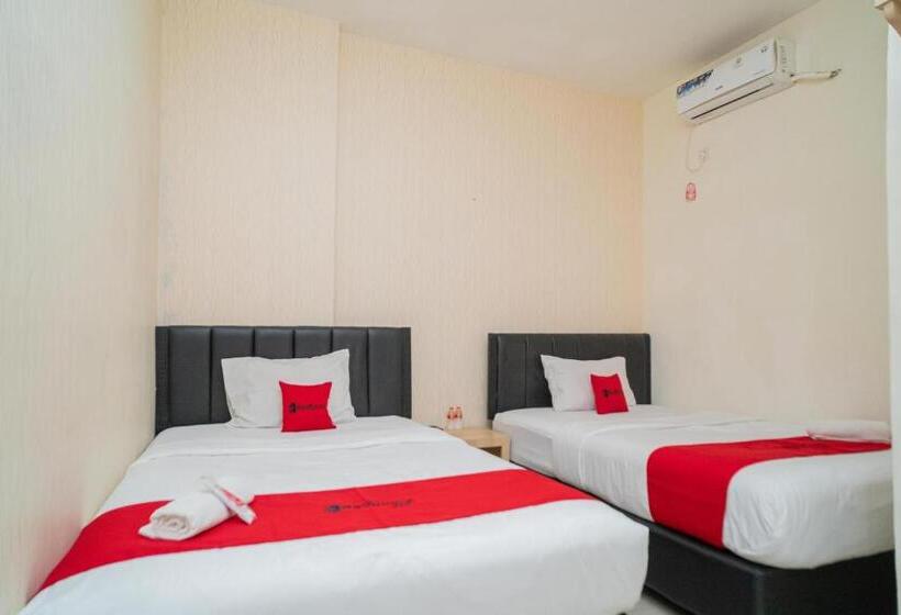 Quarto Familiar, Reddoorz Near Flyover Arjosari Malang