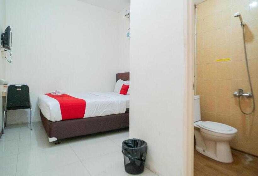 Quarto Estandar, Reddoorz Near Flyover Arjosari Malang
